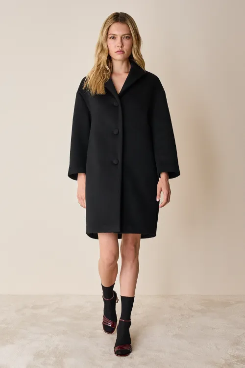 Cappotto a uovo in lana vergine