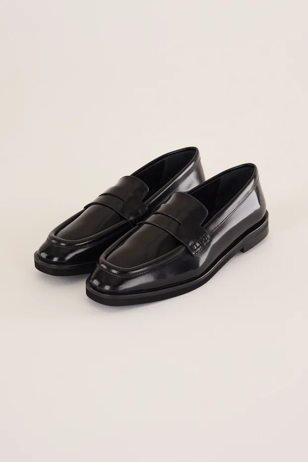 Square-toe loafers