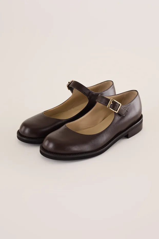 Round-toe Mary Janes with rubber sole	