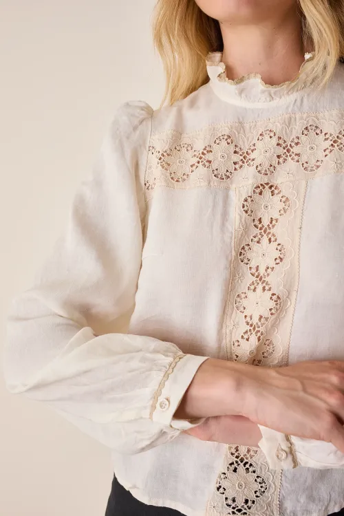 Top in lino e cotone con inserti ricamati