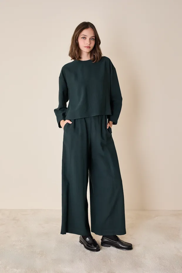 Pantaloni ampi con elastico in vita