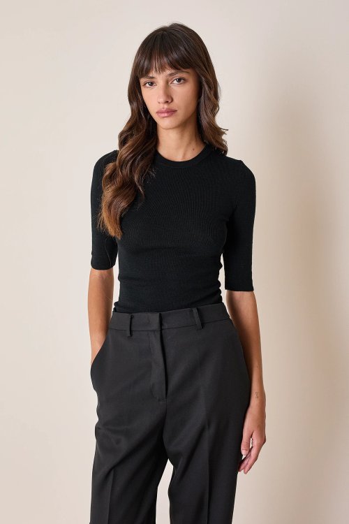 Short-sleeved wool crewneck 