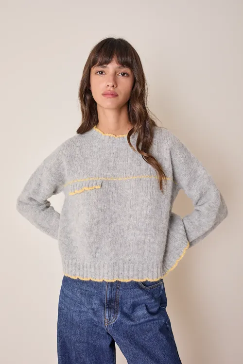 Maglia in alpaca con orlo smerlato