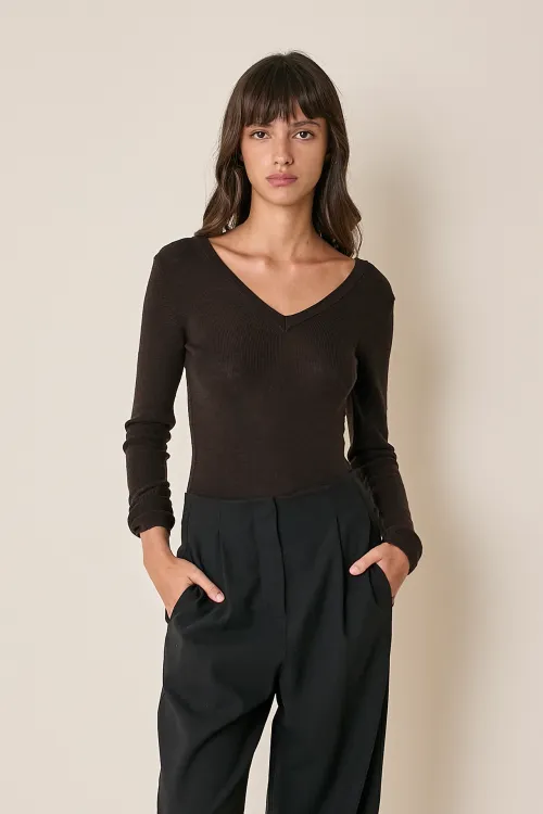 Pullover con scollo a V sulla schiena